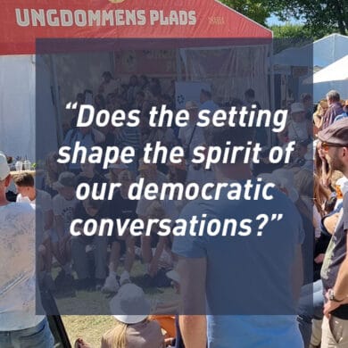 Does the setting shape the spirit of our democratic conversations?